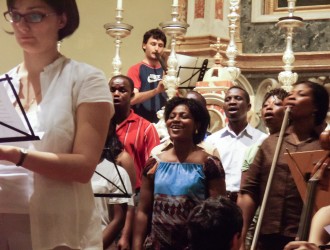 Il coro gospel More Than Conquerors durante le prove - foto di Silvia Perucchetti